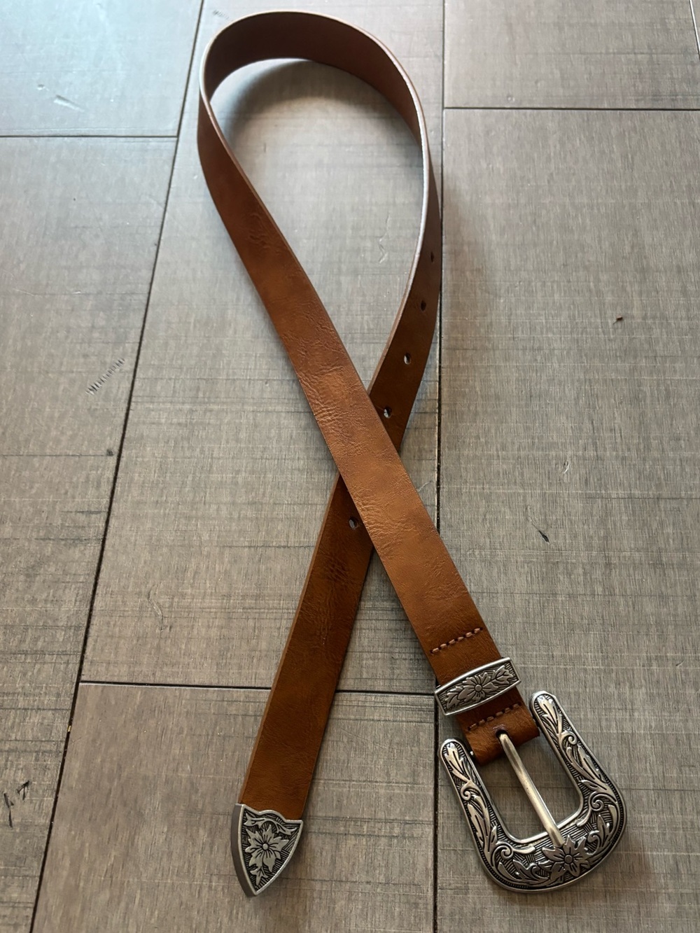 ♠️5/$25♠️Classic Brown Belt with Cowgirl Style Silver Detailing